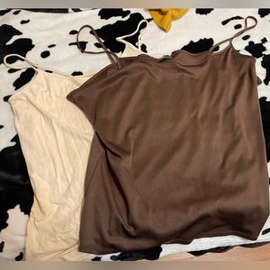 💙🌵Two spaghetti strap tops🌵💙